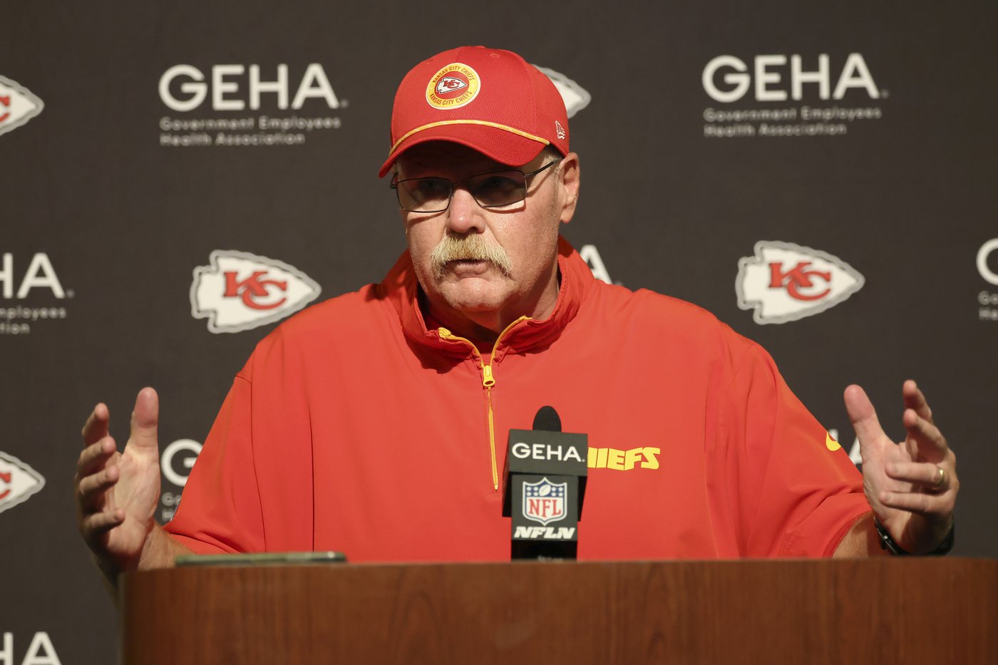 Chiefs acquire three-time All-Pro wide receiver DeAndre Hopkins from the Titans, AP source says | iNFOnews.ca