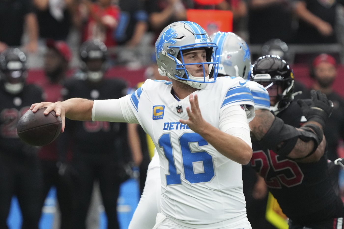 Jared Goff throws 2 TD passes and Lions' defense slows Kyler Murray in 20-13 win over Cardinals | iNFOnews.ca