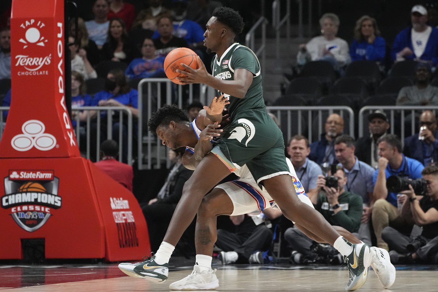 Bill Self becomes winningest coach in Kansas history, Jayhawks beat Michigan State 77-69 | iNFOnews.ca Bill Self becomes winningest coach in Kansas history, Jayhawks beat Michigan State 77-69 | iNFOnews.ca