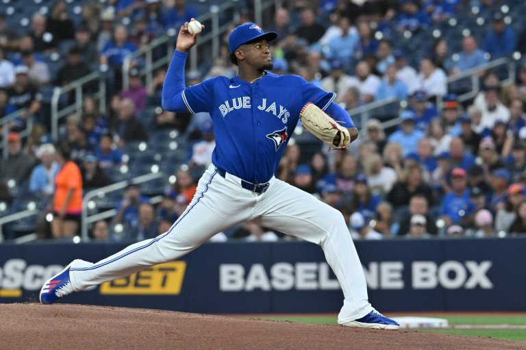 Tigers win fifth in a row with wild 6-5 win over Blue Jays | iNFOnews.ca
