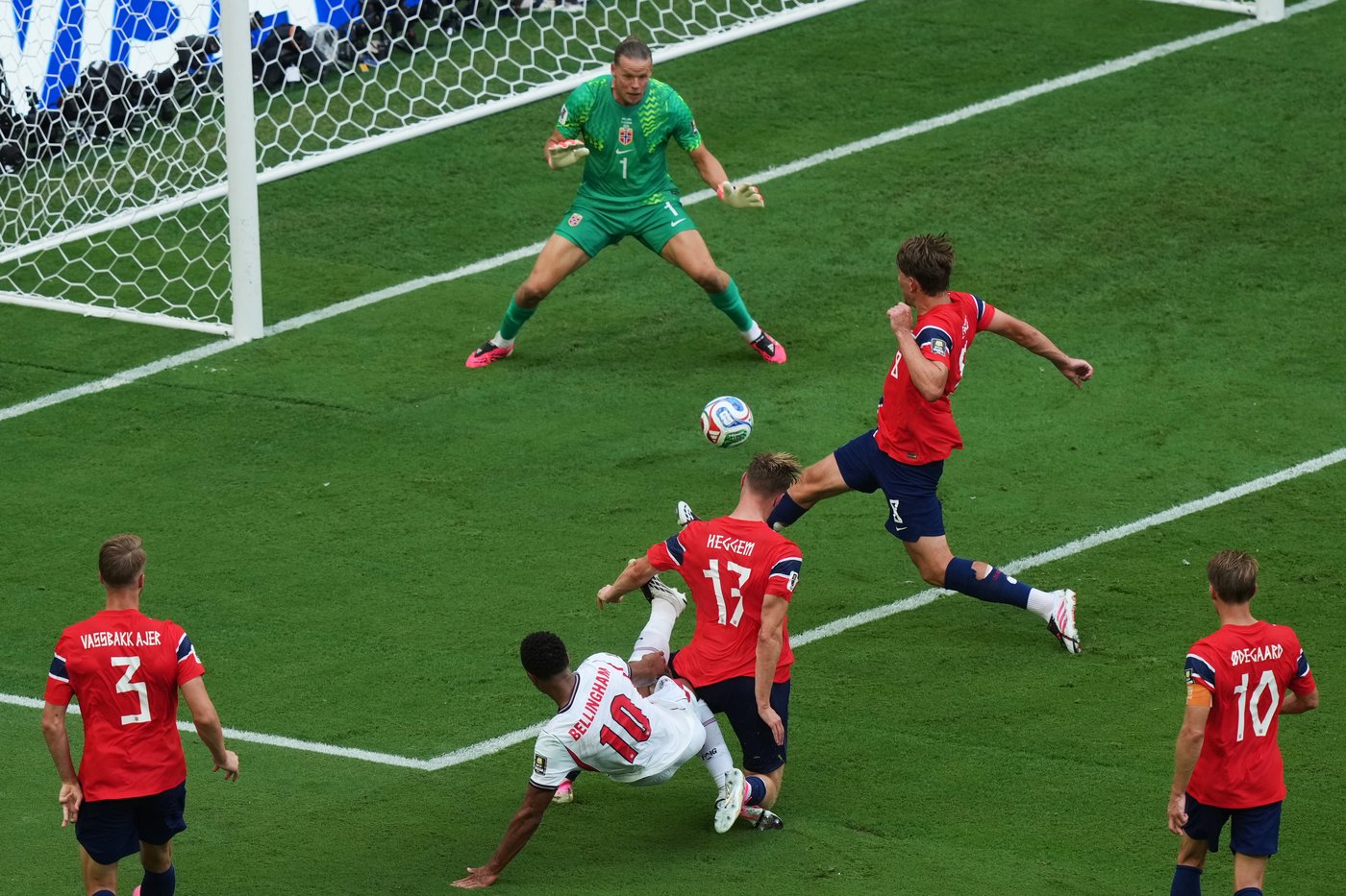England scores in World Cup match with Norway after ball appears to hit camera cable over field | iNFOnews.ca England scores in World Cup match with Norway after ball appears to hit camera cable over field | iNFOnews.ca