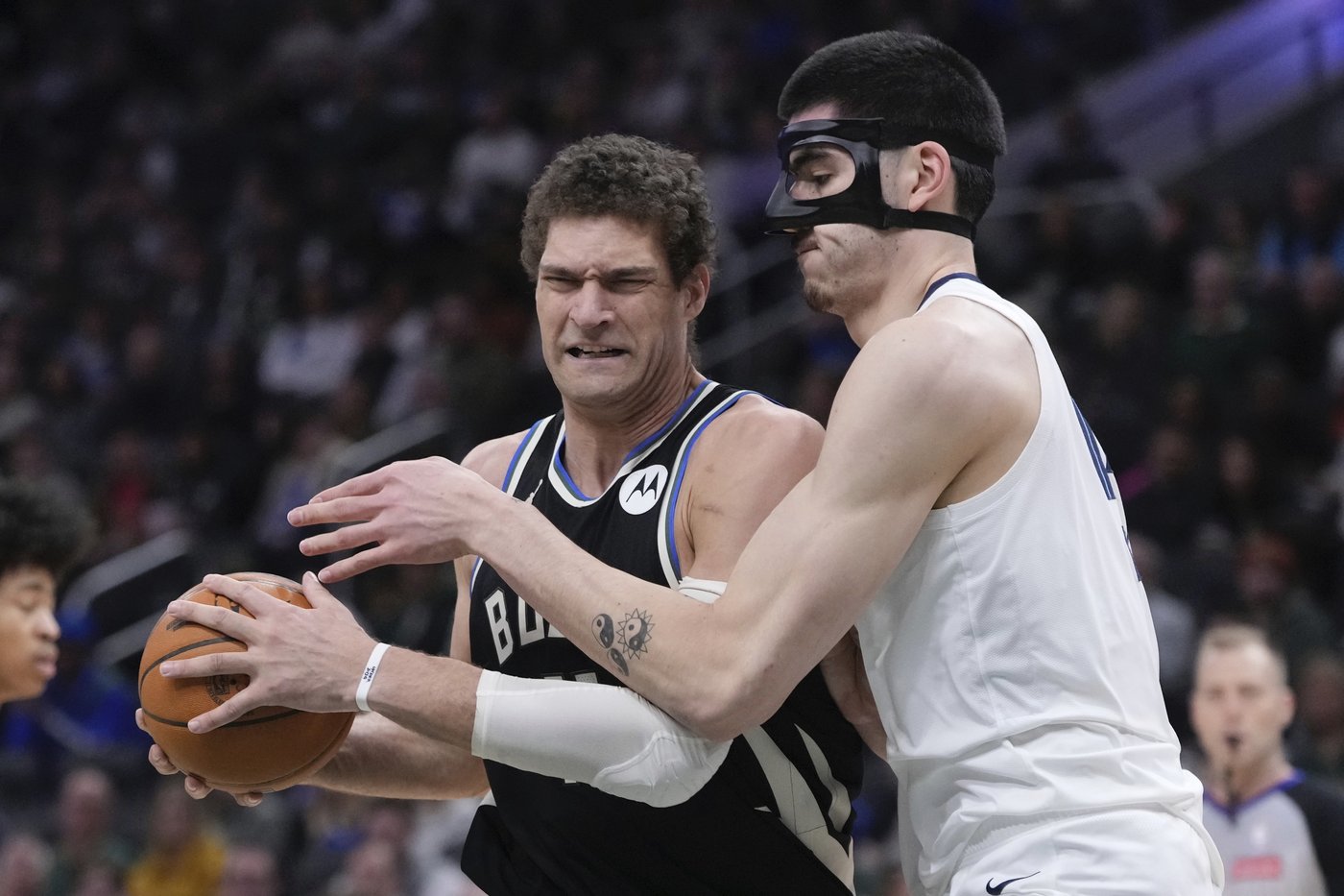 Jackson scores 37 points as Grizzlies beat Bucks 132-119 without Morant | iNFOnews.ca