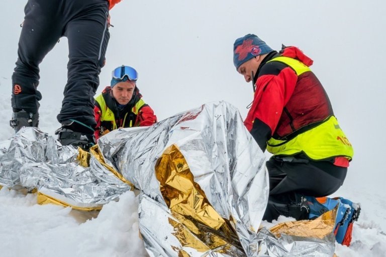 An avalanche in the highest Slovak mountain range kills 2 Hungarian climbers | iNFOnews.ca