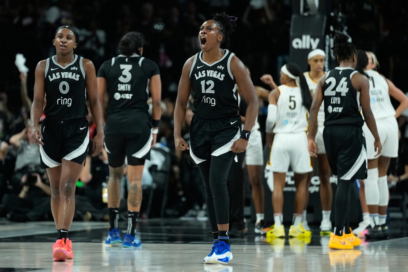 Wilson scores 25 points as Aces even WNBA semifinal series at 1-1 with blowout win over Fever | iNFOnews.ca