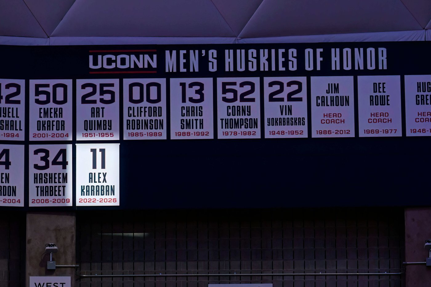Karaban helps No. 6 UConn edge Seton Hall 71-67 after being added to Huskies of Honor | iNFOnews.ca