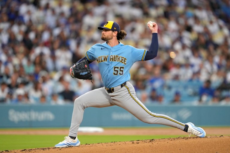 Brewers tag Edwin Diaz and rally for 3 runs in the 9th inning to beat the Dodgers 5-4 | iNFOnews.ca