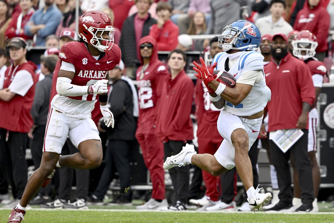 Dart's 515 yards, six touchdowns lead No. 19 Ole Miss in 63-31 win over Arkansas | iNFOnews.ca Dart's 515 yards, six touchdowns lead No. 19 Ole Miss in 63-31 win over Arkansas | iNFOnews.ca