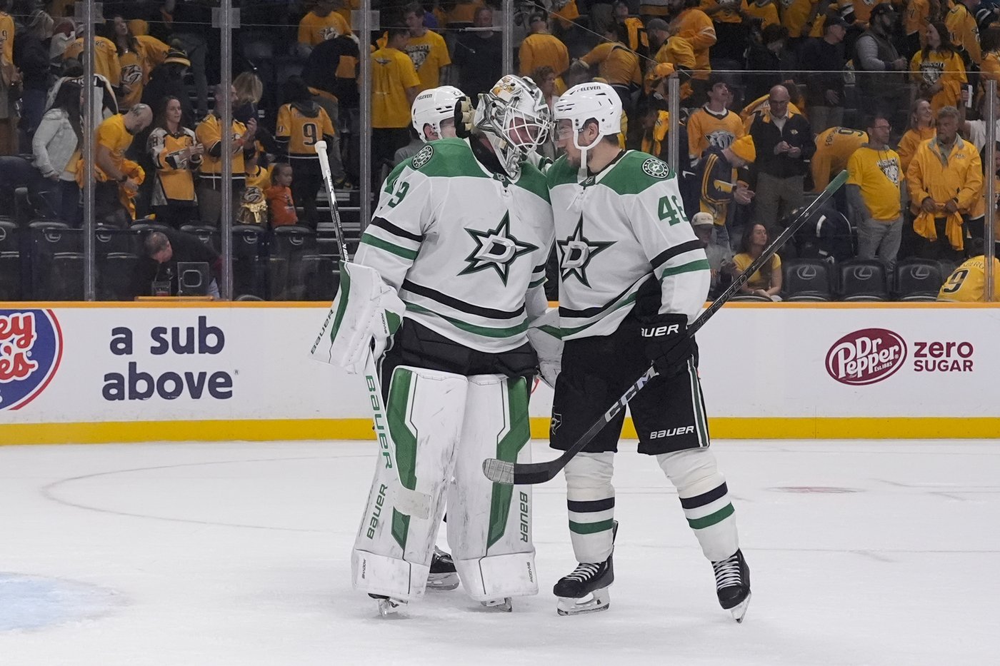 Dallas Stars sign goalie Jake Oettinger to an 8-year, $66 million extension | iNFOnews.ca