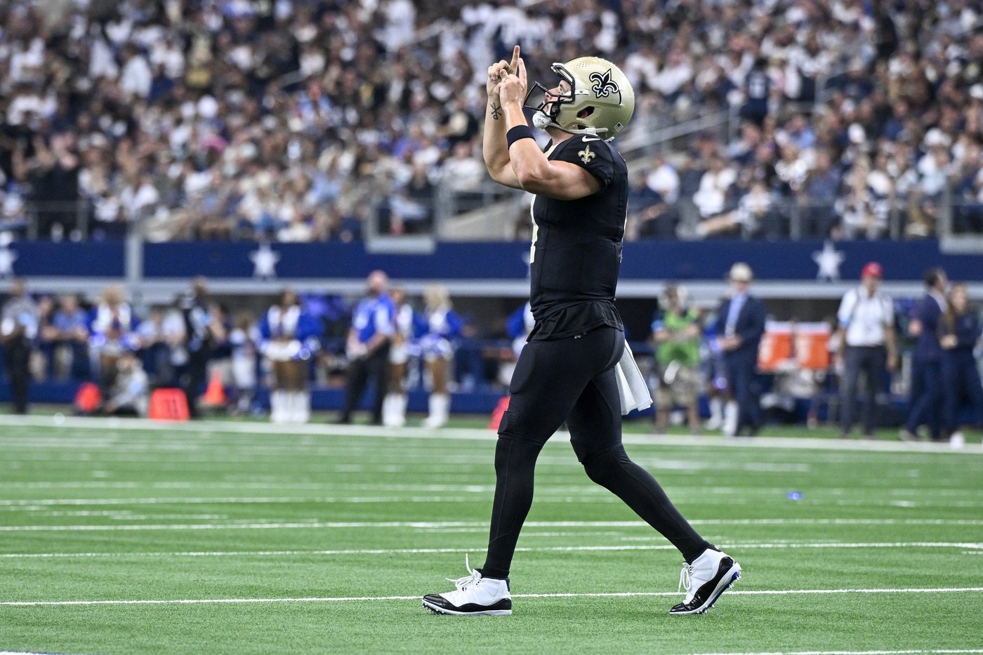 Derek Carr and the Saints buck the NFL trend of early season offensive struggles | iNFOnews.ca