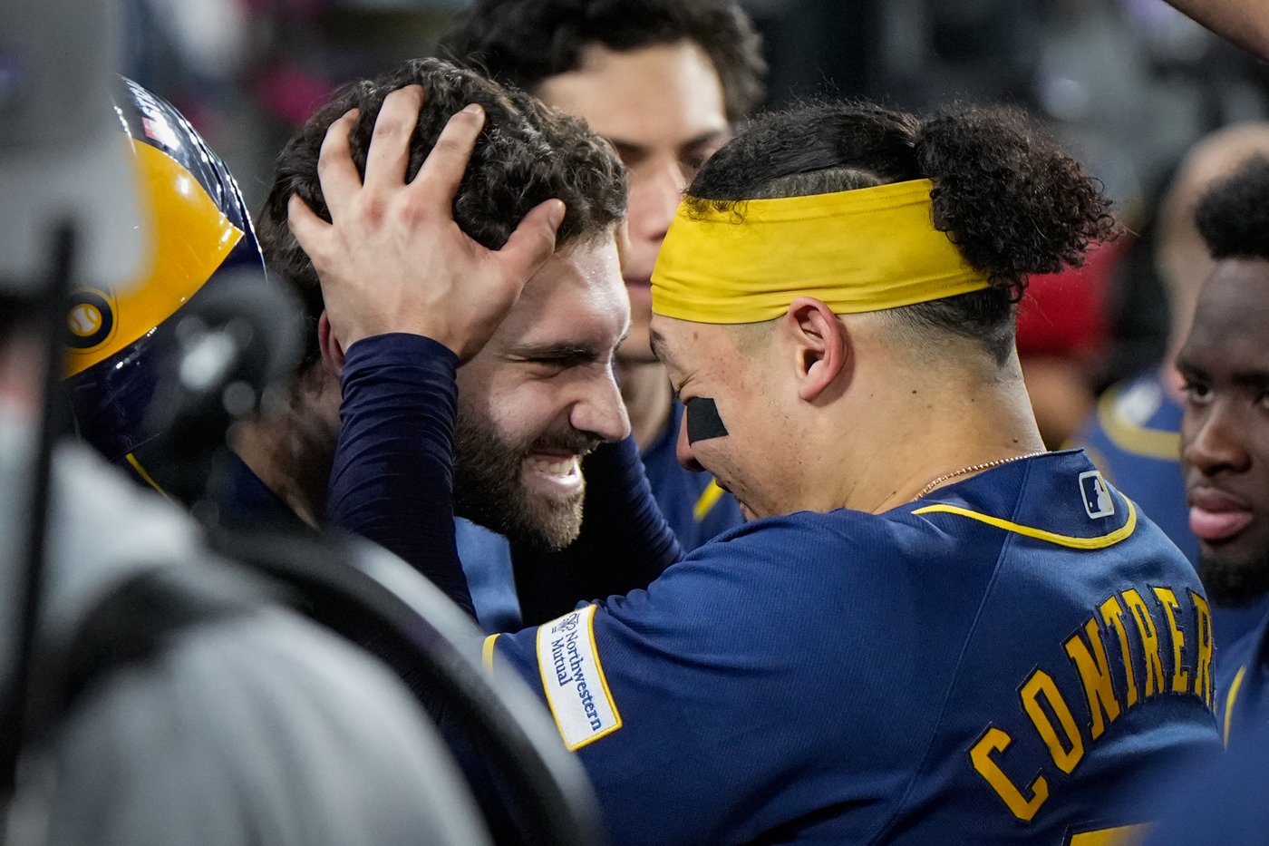 Brewers sweep the Dodgers in the NLCS to reach the World Series for the first time since 1982 | iNFOnews.ca