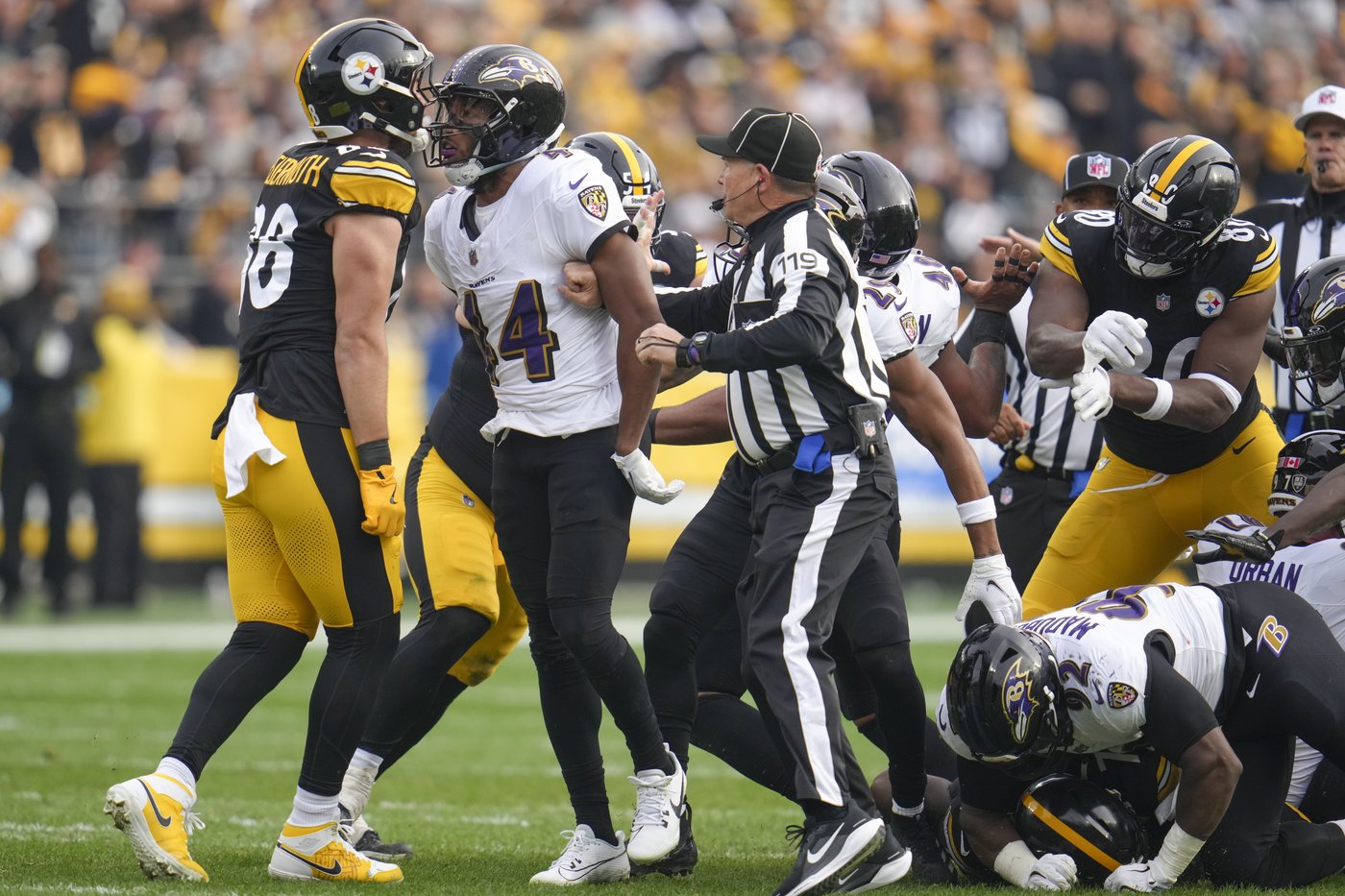 Boswell kicks 6 field goals and the Steelers bottle up Lamar Jackson in 18-16 win over the Ravens | iNFOnews.ca