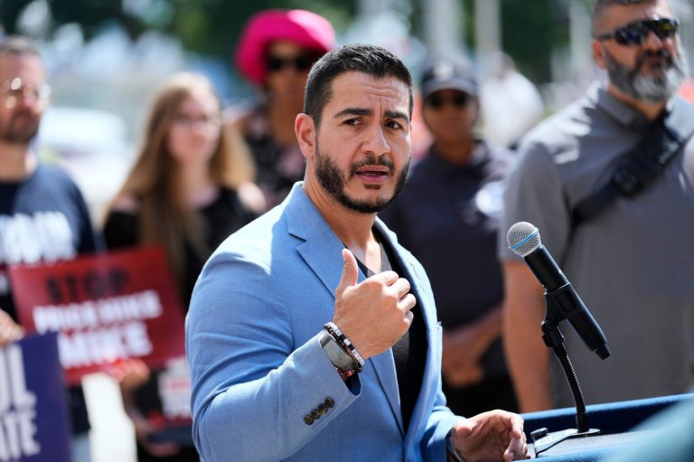 Michigan Democrats want to fight Trump. First they have to stop fighting each other | iNFOnews.ca