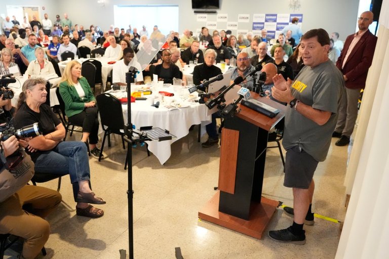 Troy Jackson is scrambling to defeat Maine Sen. Susan Collins. Time is not on his side | iNFOnews.ca