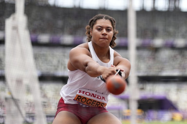 Defending world champion Rogers leading qualifier for women's hammer throw final | iNFOnews.ca