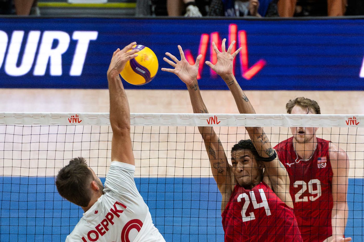 U.S. rallies to bump off Canadian men in Volleyball Nations League match | iNFOnews.ca U.S. rallies to bump off Canadian men in Volleyball Nations League match | iNFOnews.ca