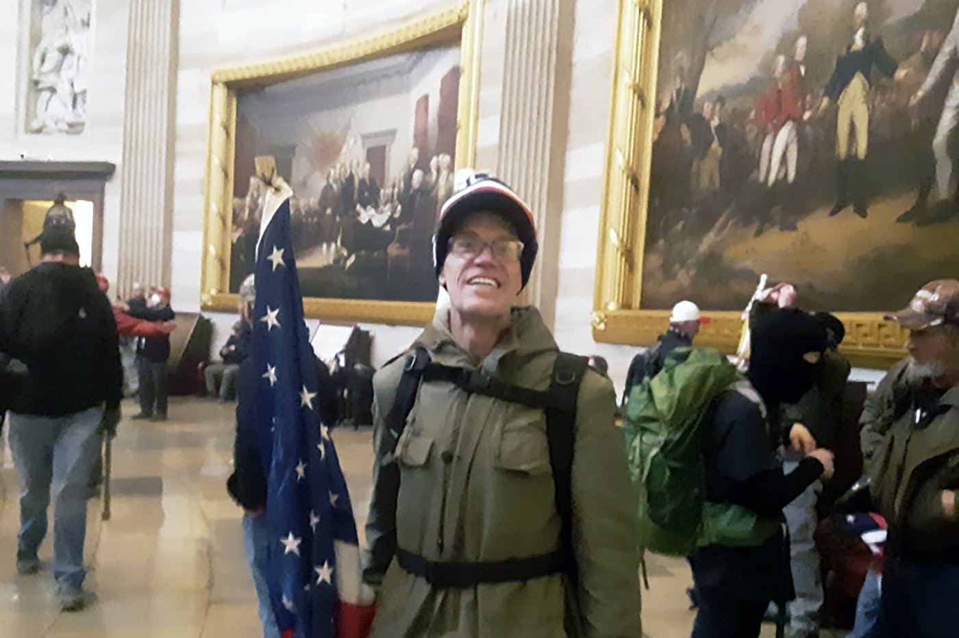 Capitol rioter who tried to join Russian army is sentenced to prison for probation violation | iNFOnews.ca