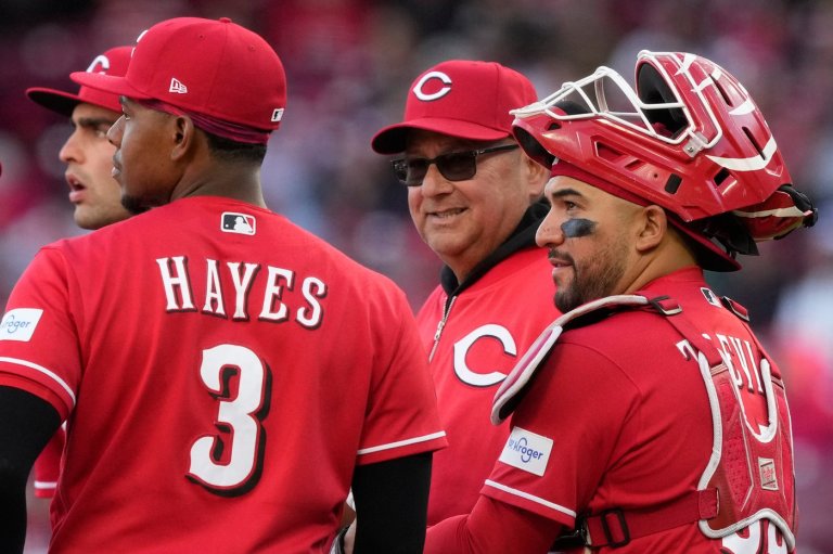 Reds place reserve catcher Trevino on injured list | iNFOnews.ca