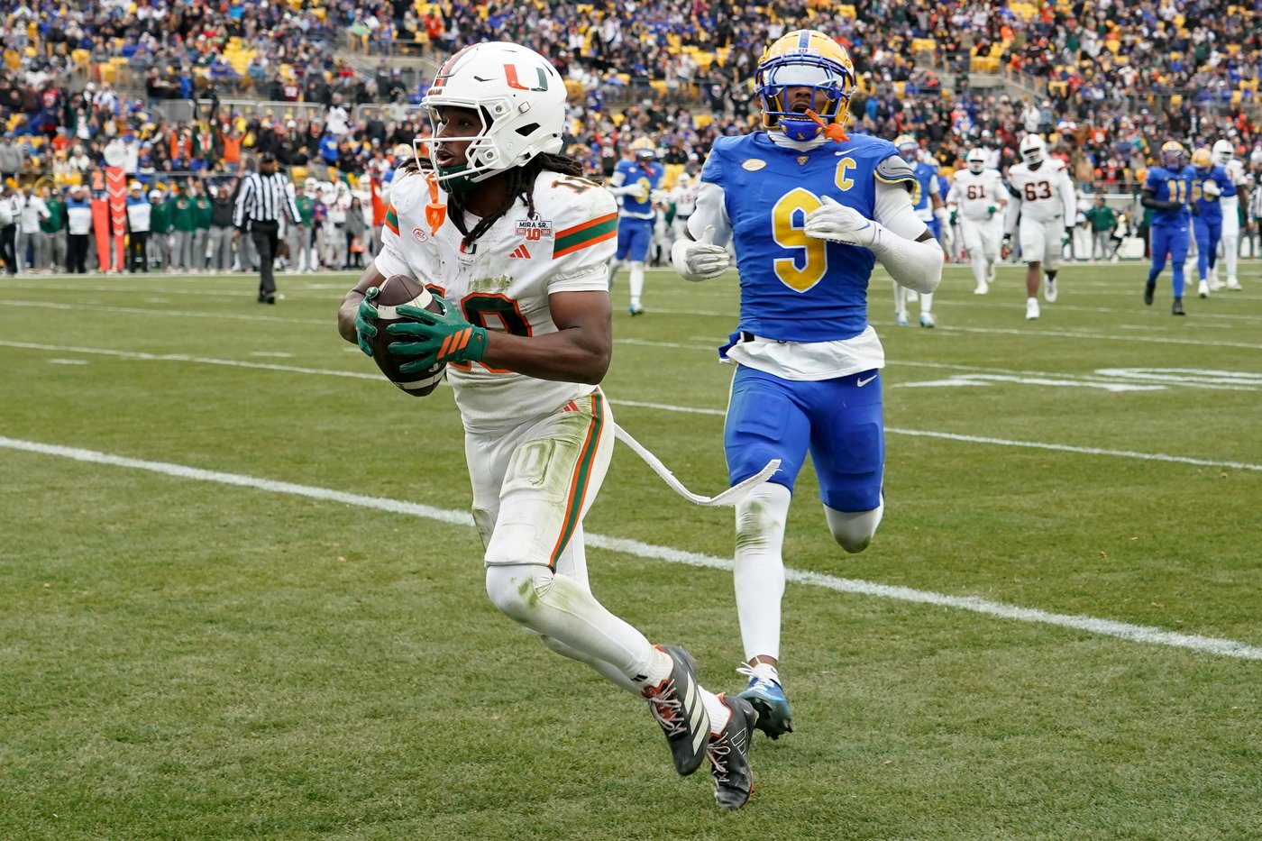 No. 13 Miami races past No. 24 Pitt 38-7 to state its case for a CFP berth | iNFOnews.ca