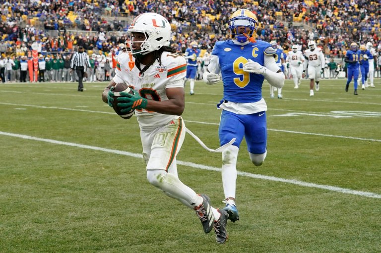 No. 13 Miami races past No. 24 Pitt 38-7 to state its case for a CFP berth | iNFOnews.ca