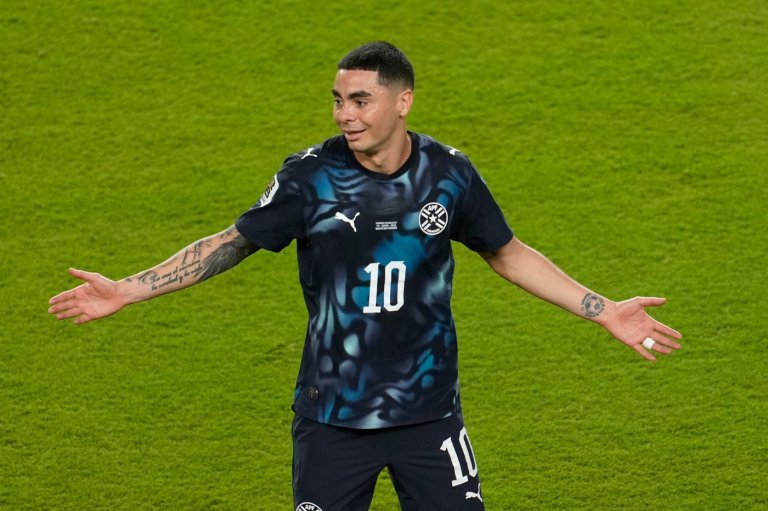 Paraguay's Miguel Almiron becomes 1st player red-carded at the World Cup for covering his mouth | iNFOnews.ca