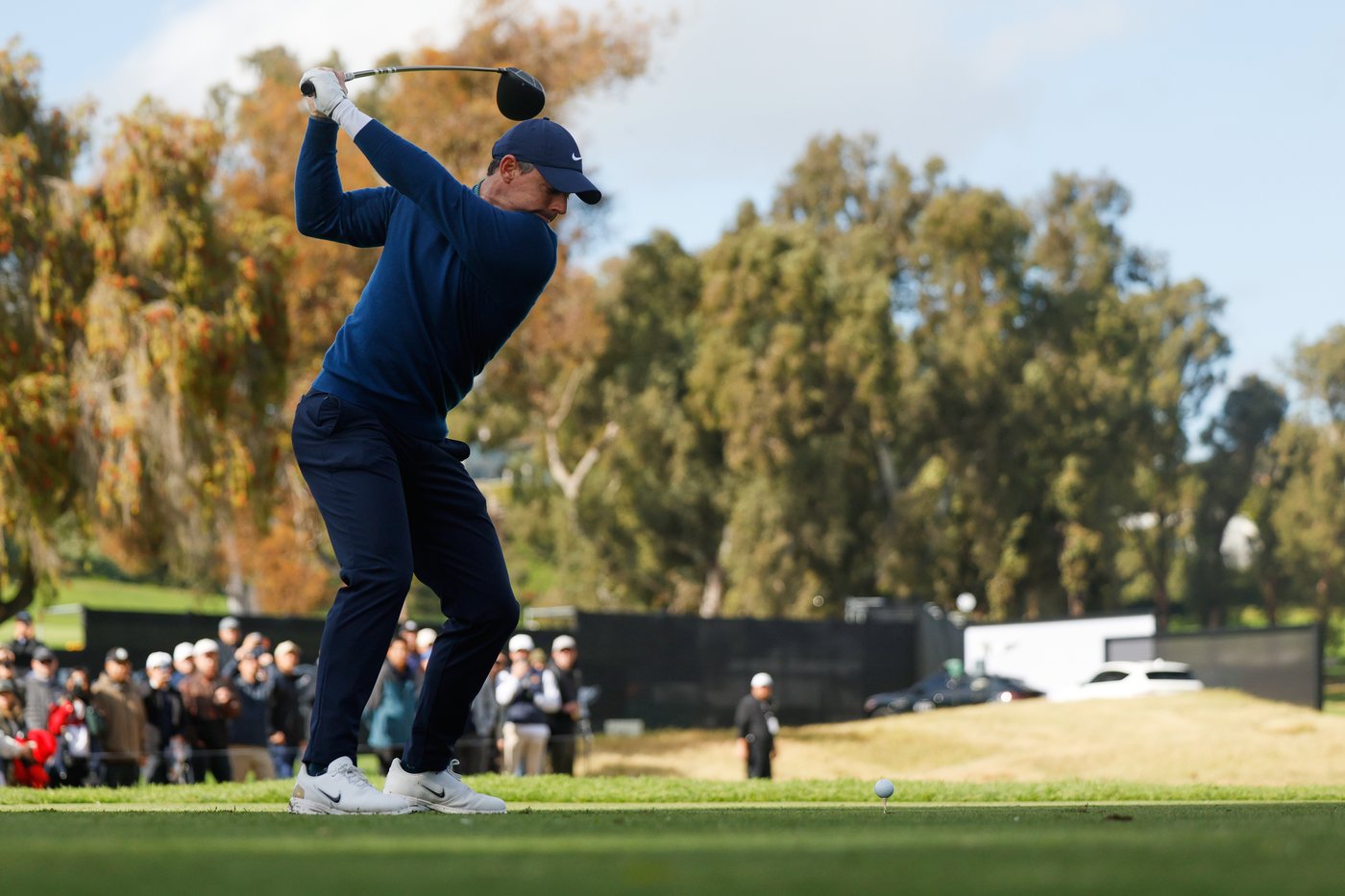 Rory McIlroy handles the rain and then wind to share clubhouse lead at Riviera | iNFOnews.ca Rory McIlroy handles the rain and then wind to share clubhouse lead at Riviera | iNFOnews.ca