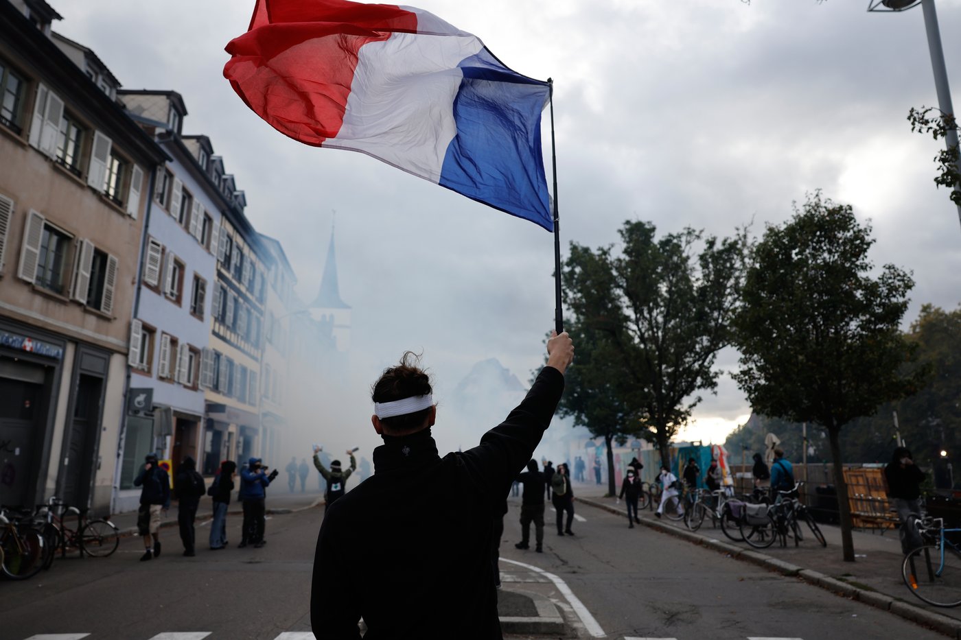 French TV channels scramble to apologize after airing Albanian protests as Paris and Lyon | iNFOnews.ca French TV channels scramble to apologize after airing Albanian protests as Paris and Lyon | iNFOnews.ca