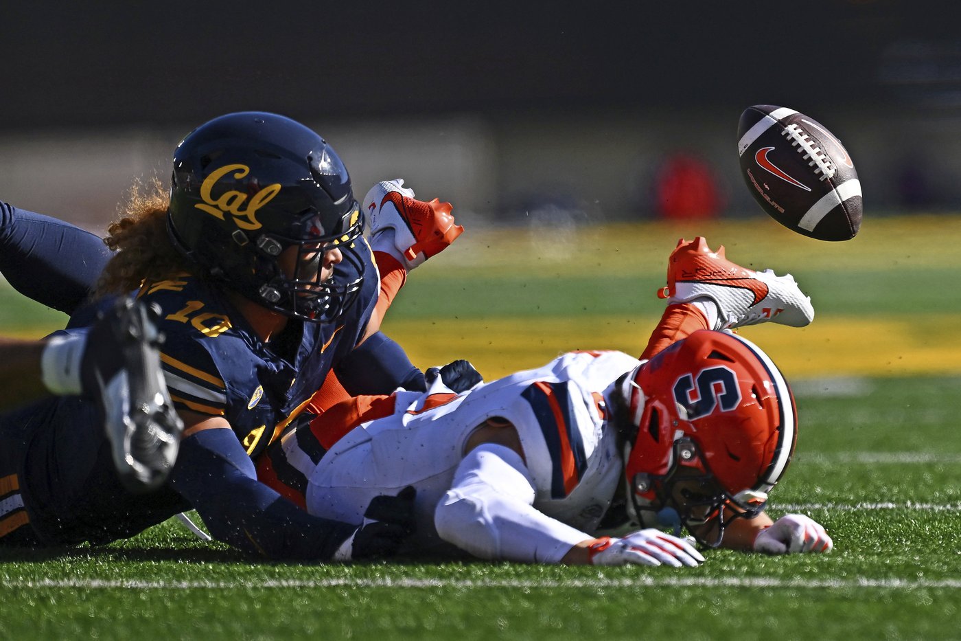 Passing leader McCord keeps Syracuse on the ground as Orange grinds out a 33-25 win over Cal | iNFOnews.ca Passing leader McCord keeps Syracuse on the ground as Orange grinds out a 33-25 win over Cal | iNFOnews.ca
