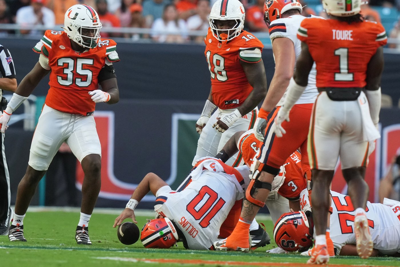 Carson Beck catches a TD pass, tops 10,000-yard milestone as No. 18 Miami rolls past Syracuse 38-10 | iNFOnews.ca Carson Beck catches a TD pass, tops 10,000-yard milestone as No. 18 Miami rolls past Syracuse 38-10 | iNFOnews.ca