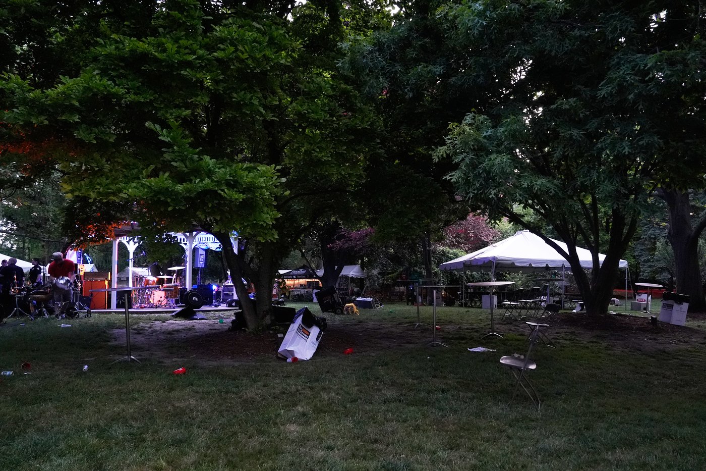 At least 12 people shot at an Ohio festival and a search for suspects is still ongoing, police say | iNFOnews.ca At least 12 people shot at an Ohio festival and a search for suspects is still ongoing, police say | iNFOnews.ca