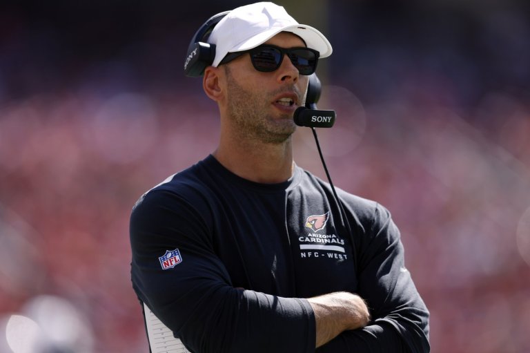 Cardinals coach Jonathan Gannon fined $100K for sideline incident with player, AP sources say | iNFOnews.ca