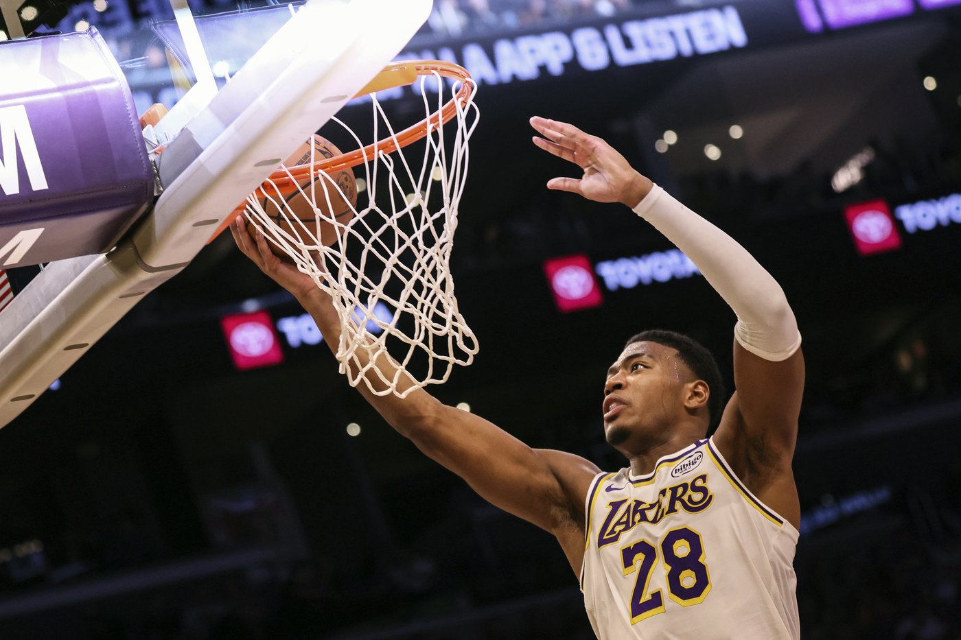 Without LeBron James, Lakers roll past Trail Blazers 107-98 to end 3-game skid | iNFOnews.ca