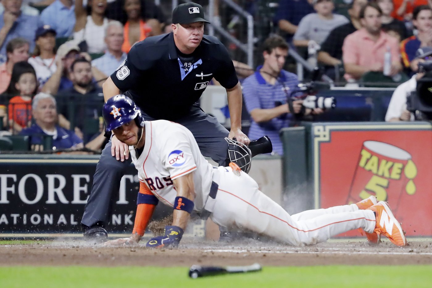 Astros hold off Rangers 6-5 to keep pace in AL West and improve wild-card position | iNFOnews.ca Astros hold off Rangers 6-5 to keep pace in AL West and improve wild-card position | iNFOnews.ca