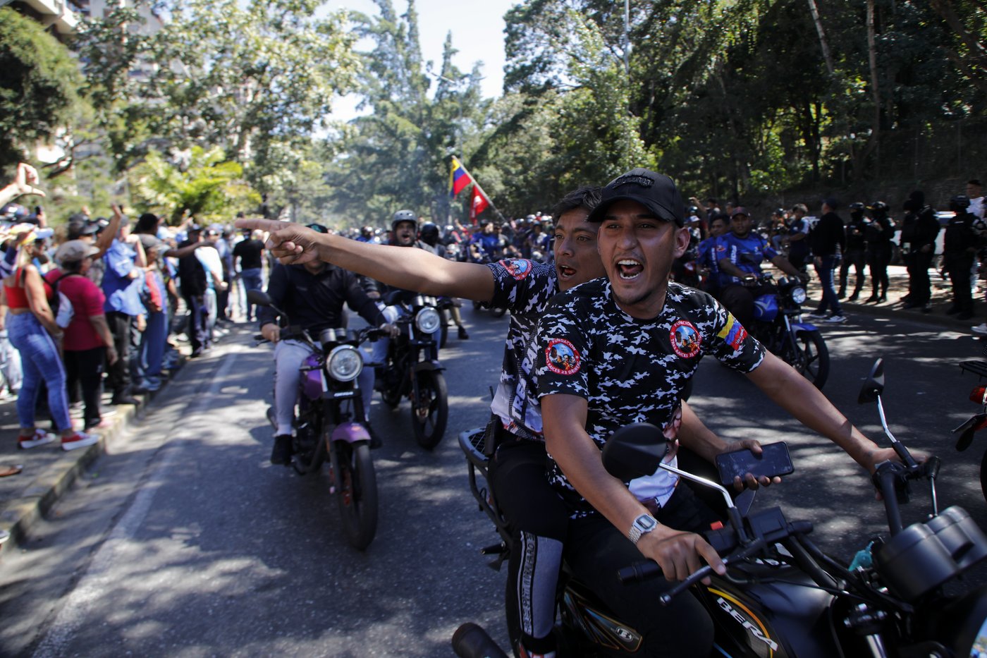 Venezuela's opposition leader defies Maduro to lead protests that end in confusing arrest claims | iNFOnews.ca Venezuela's opposition leader defies Maduro to lead protests that end in confusing arrest claims | iNFOnews.ca