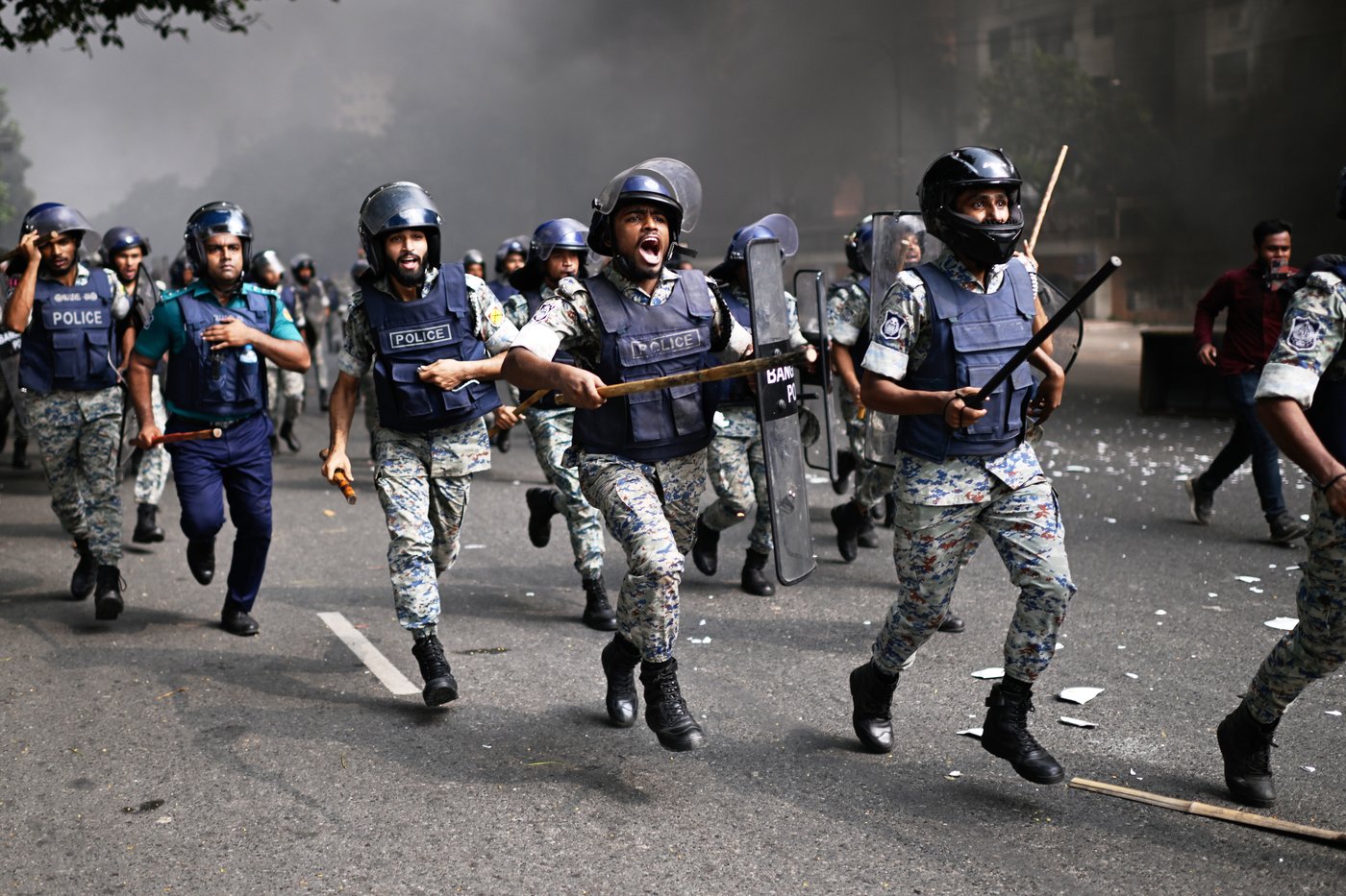Clashes break out near Bangladesh parliament as major parties sign a roadmap for change | iNFOnews.ca Clashes break out near Bangladesh parliament as major parties sign a roadmap for change | iNFOnews.ca