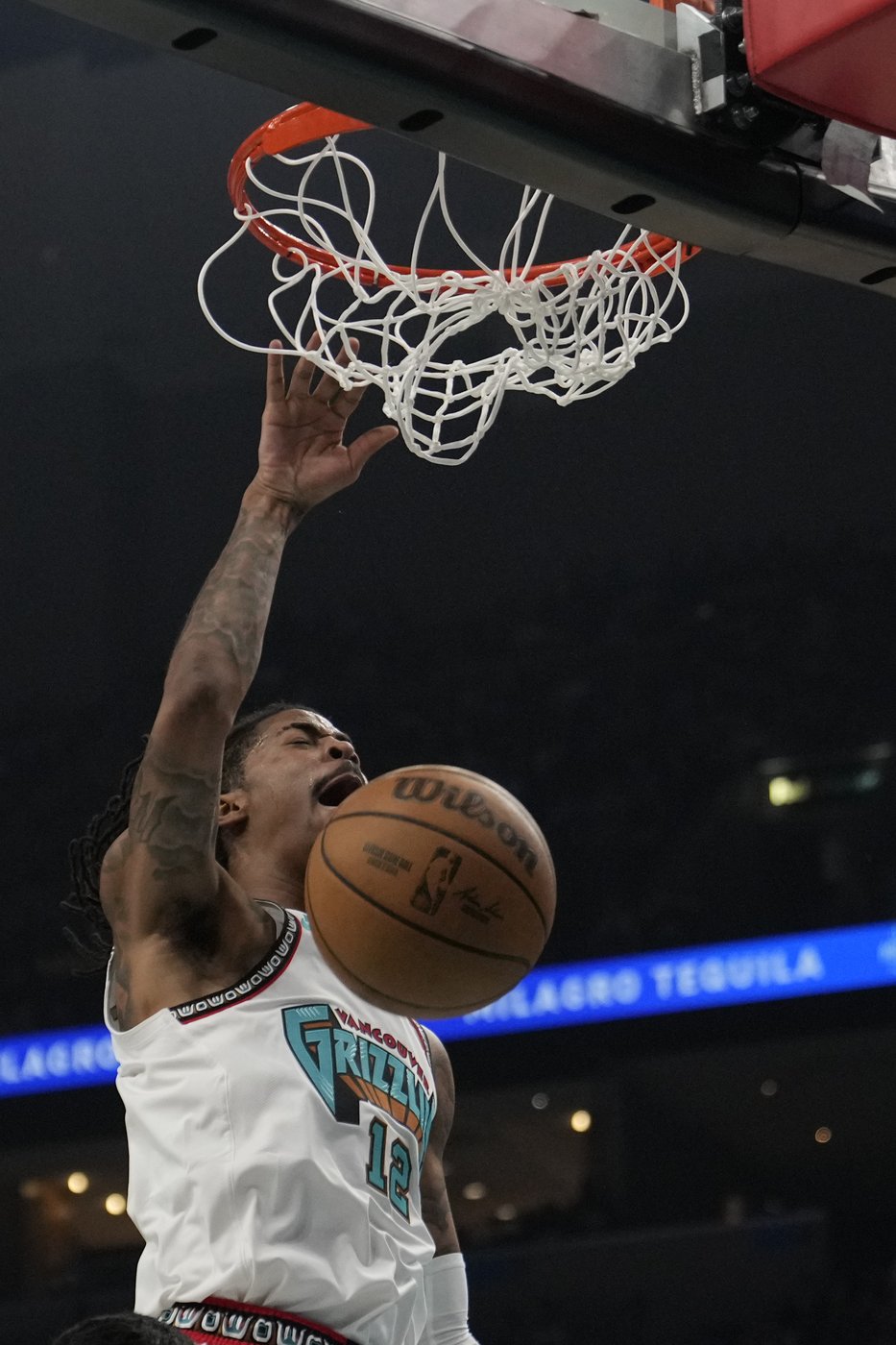 Grizzlies beat the Mavericks 120-106 to set up a 1st-round playoff series with the Thunder | iNFOnews.ca
