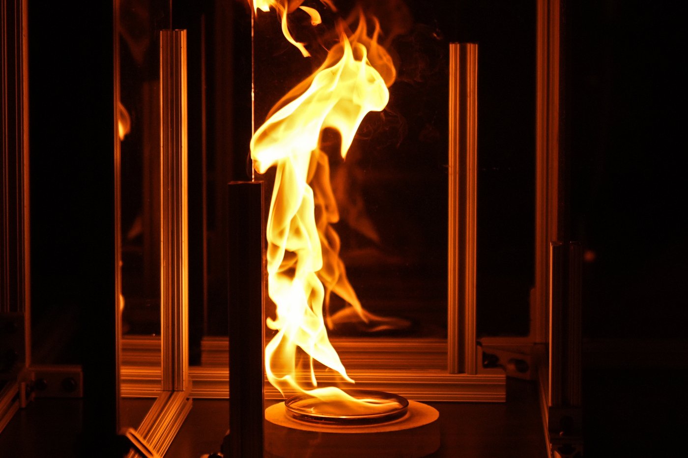 Fire tornadoes pose a threat in California. A fire lab shows how they work | iNFOnews.ca Fire tornadoes pose a threat in California. A fire lab shows how they work | iNFOnews.ca