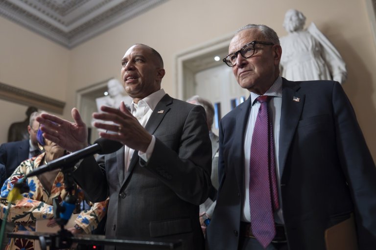 Democratic leaders in Congress demand a meeting with Trump as government shutdown looms | iNFOnews.ca