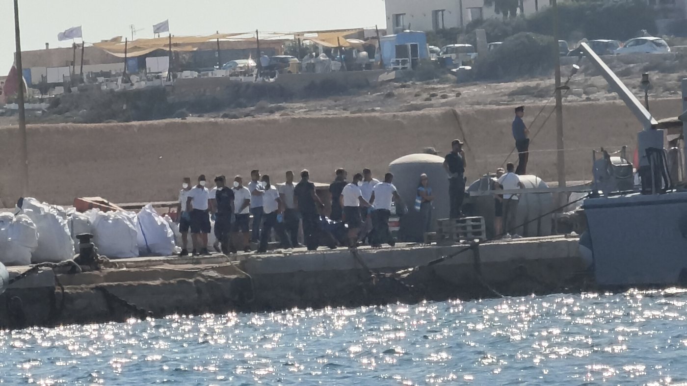 A boat carrying migrants capsizes off Italy, killing at least 26 | iNFOnews.ca