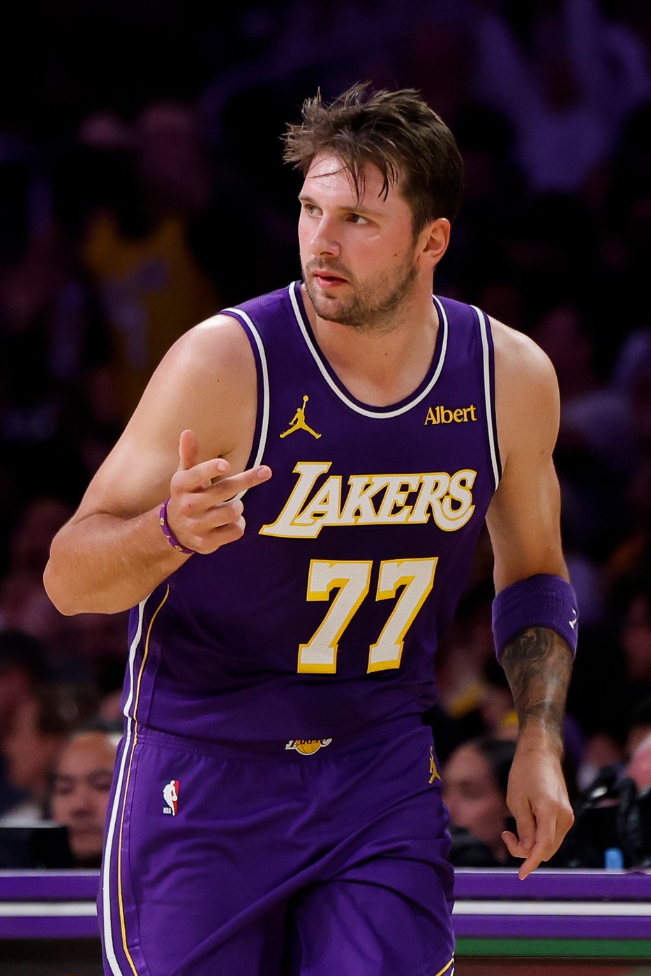 Luka Doncic sitting out Lakers' visit to Clippers with back tightness | iNFOnews.ca Luka Doncic sitting out Lakers' visit to Clippers with back tightness | iNFOnews.ca
