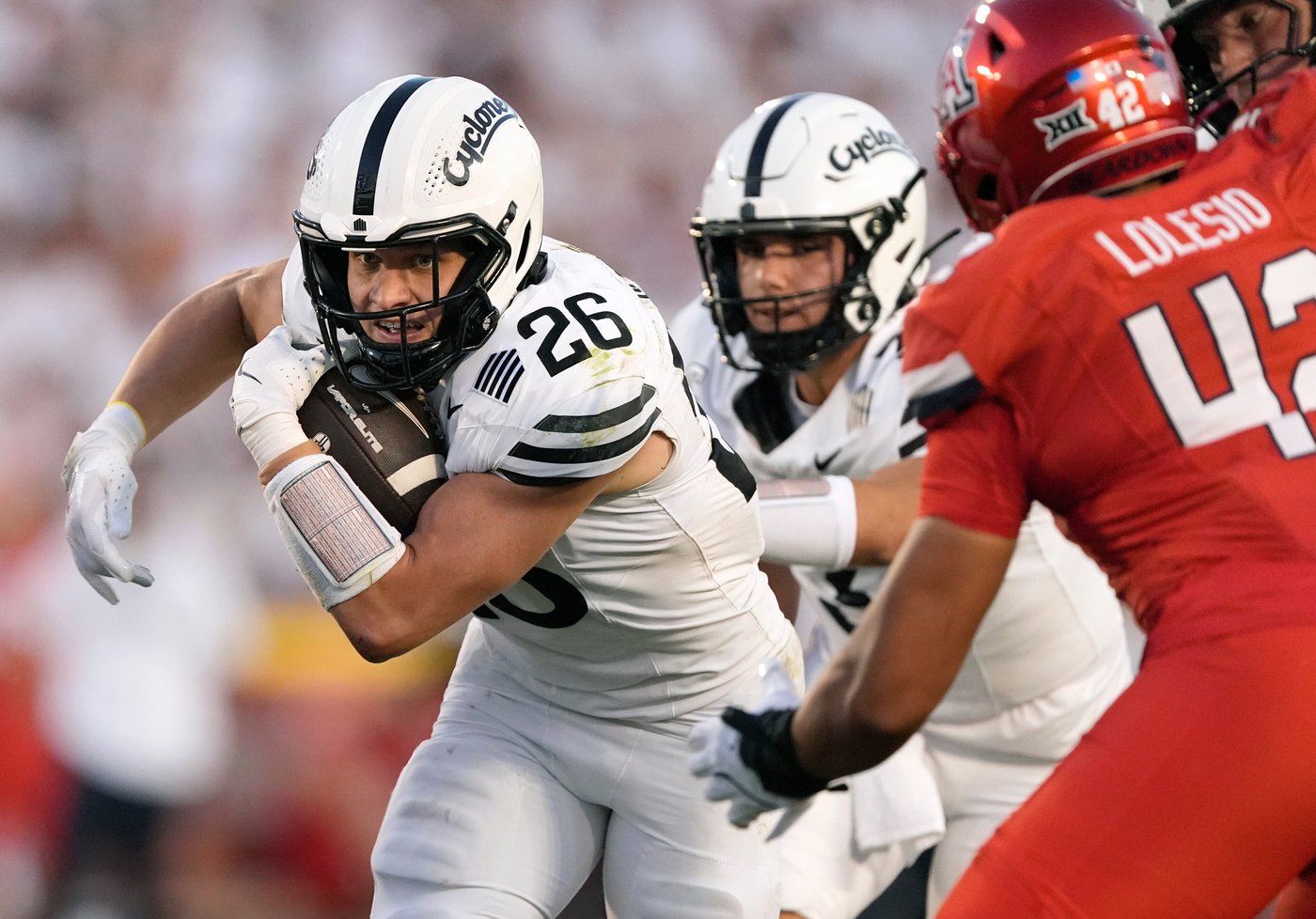 Becht runs for 3 touchdowns, No. 14 Iowa State beats Arizona 39-14 | iNFOnews.ca