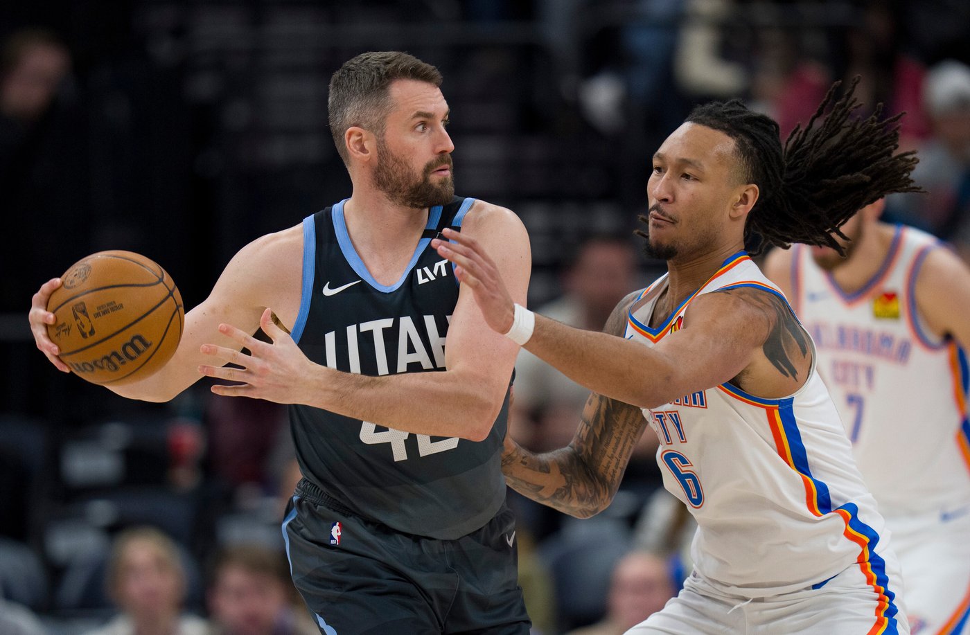 Thunder improve to 23-1 with 15th straight victory, routing Jazz 131-101 | iNFOnews.ca