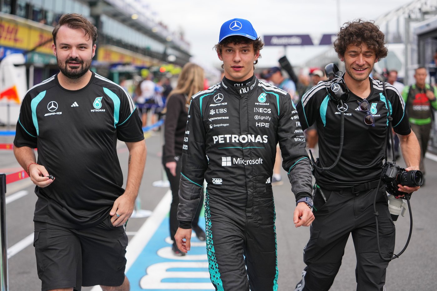 Russell, Antonelli lead Mercedes in one-two qualifying positions for F1's Australian GP | iNFOnews.ca