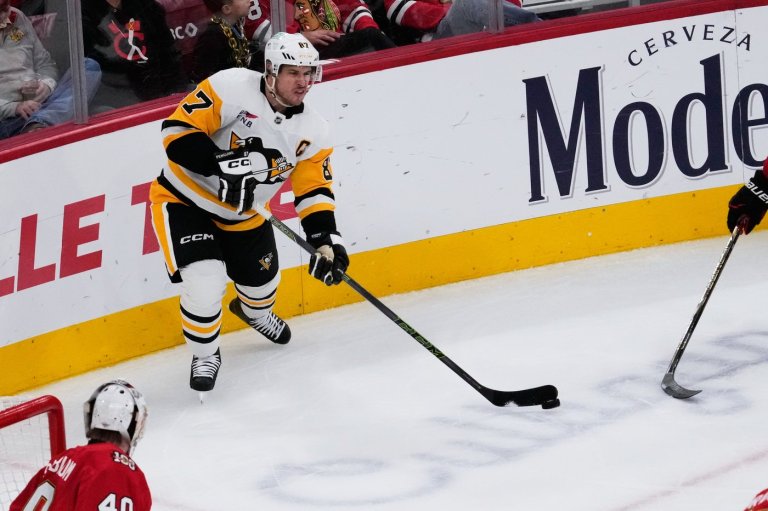 Brazeau has hat trick, Rust scores twice as Penguins rout Blackhawks 7-3 | iNFOnews.ca