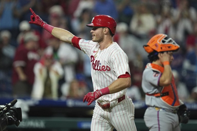 Kepler powers Phillies past skidding Mets 11-3; magic number down to 7 | iNFOnews.ca