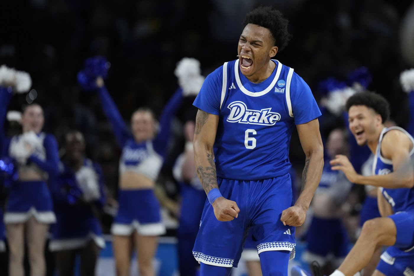 No. 11 seed Drake holds on after blowing big lead and beats Missouri 67-57 in March Madness opener | iNFOnews.ca