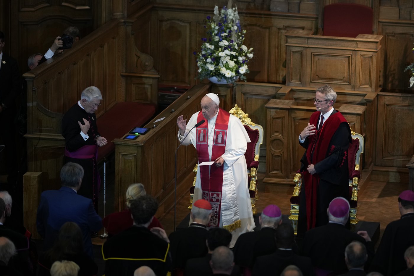 Pope gets an earful from Belgian king and abuse victims over scandals and failures to respond | iNFOnews.ca