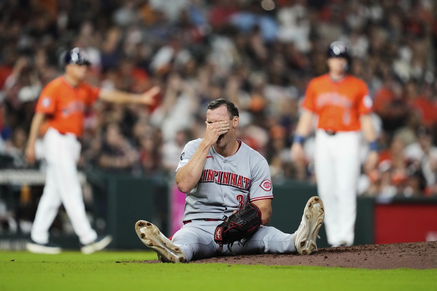 Hunter Brown strikes out 9 as the Astros beat the slumping Reds 3-0 | iNFOnews.ca
