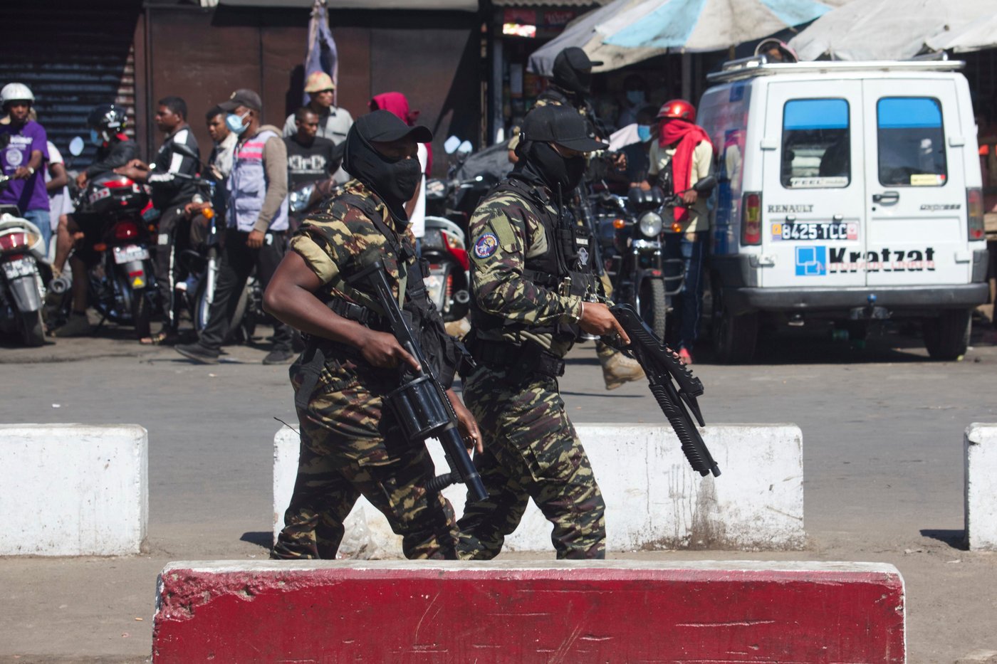 Madagascar's president says a coup is underway after soldiers joined anti-government demonstrations | iNFOnews.ca