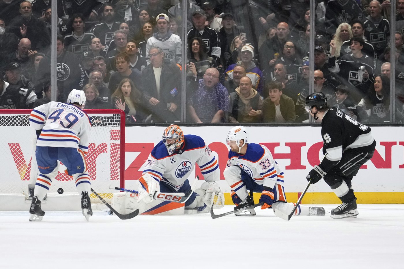 Stuart Skinner replaces injured Calvin Pickard as Oilers' starter for Game 3 | iNFOnews.ca Stuart Skinner replaces injured Calvin Pickard as Oilers' starter for Game 3 | iNFOnews.ca