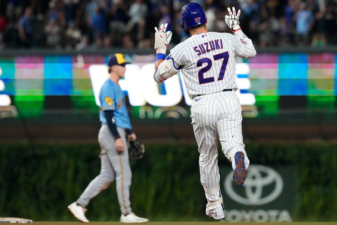 Alex Bregman hits 3 home runs and Cubs set team record with 9 in 17-3 rout of Brewers | iNFOnews.ca